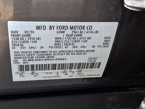 Used 2024 Lincoln Aviator AWD w/ Premium Package image 28