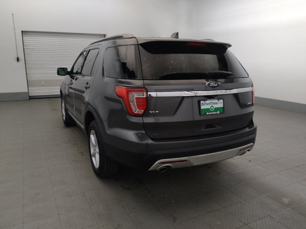 Used 2016 Ford Explorer XLT w/ Equipment Group 202A AWD/4WD image 6