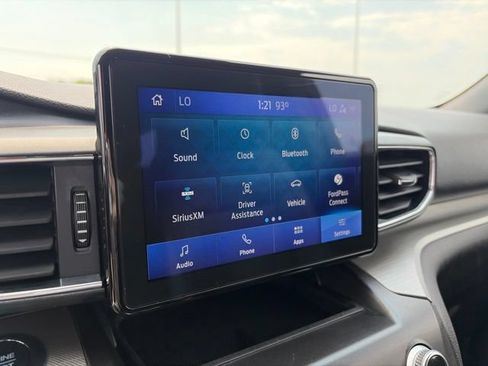 Used 2020 Ford Explorer XLT w/ Equipment Group 202A AWD/4WD image 25