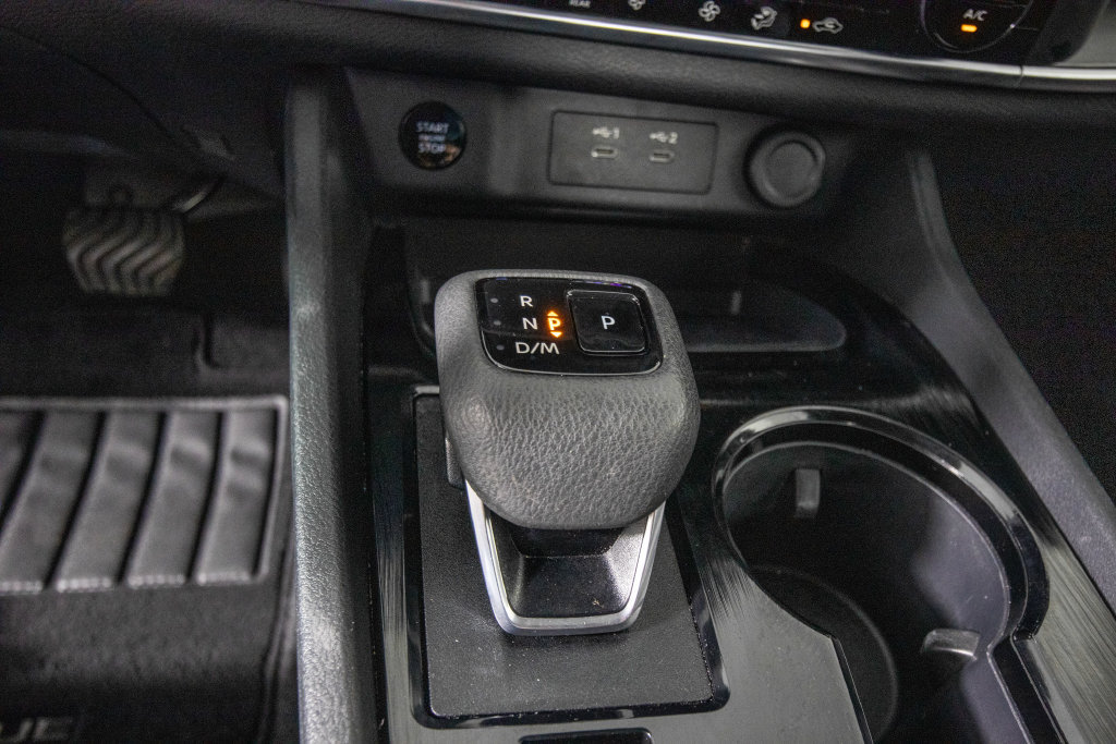 Used 2025 Nissan Rogue SV FWD image 24