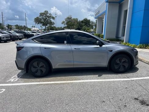 Used 2026 Tesla Model Y AWD image 9
