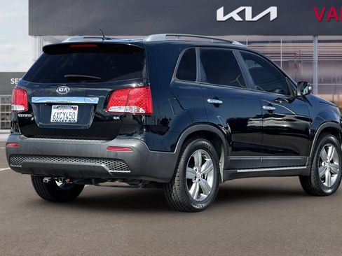 Used 2013 Kia Sorento EX w/ Premium Plus Pkg FWD image 4