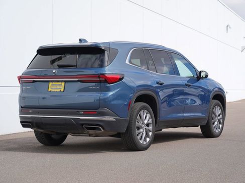 Used 2025 Buick Enclave Preferred image 3