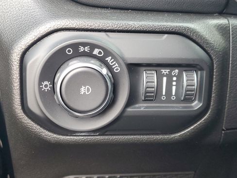 Used 2022 Jeep Wrangler Unlimited Sahara w/ LED Lighting Group image 22