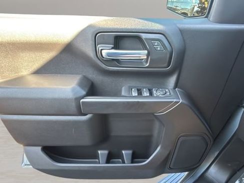 Certified 2023 Chevrolet Silverado 1500 Custom image 17