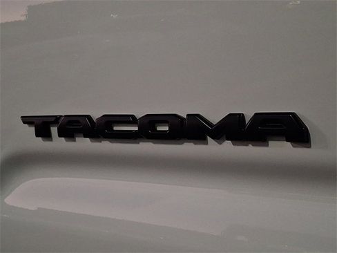 Certified 2022 Toyota Tacoma SR5 image 30