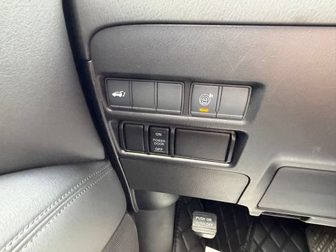 Used 2021 Nissan Armada SL w/ Captain's Chairs Package AWD/4WD image 29