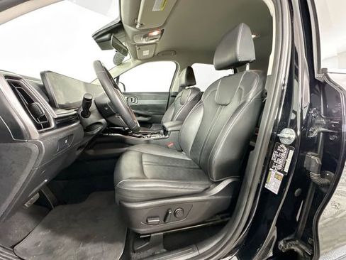 Used 2024 Kia Sorento S image 19