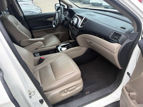 Used 2016 Honda Pilot Touring image 9