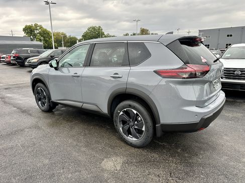 New 2026 Nissan Rogue SV AWD/4WD image 18