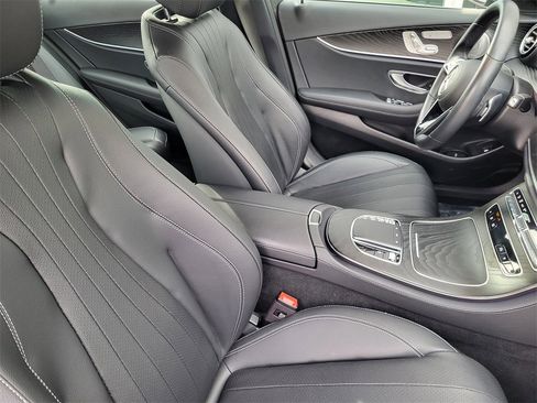 Used 2023 Mercedes-Benz E 350 4MATIC Sedan image 12