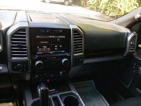 Used 2015 Ford F150 Platinum w/ Equipment Group 701A Luxury image 18