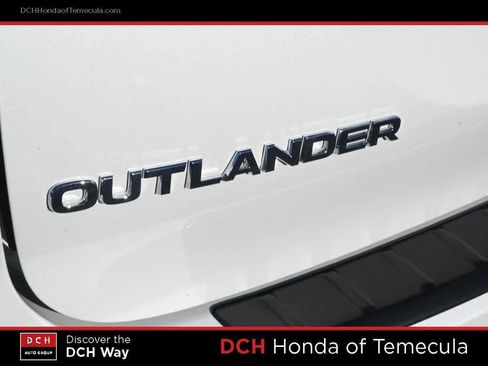 Used 2025 Mitsubishi Outlander SE image 7