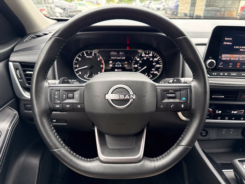Used 2025 Nissan Rogue SV FWD image 23