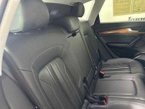 Used 2023 Audi Q5 2.0T Premium w/ Convenience Package AWD/4WD image 28