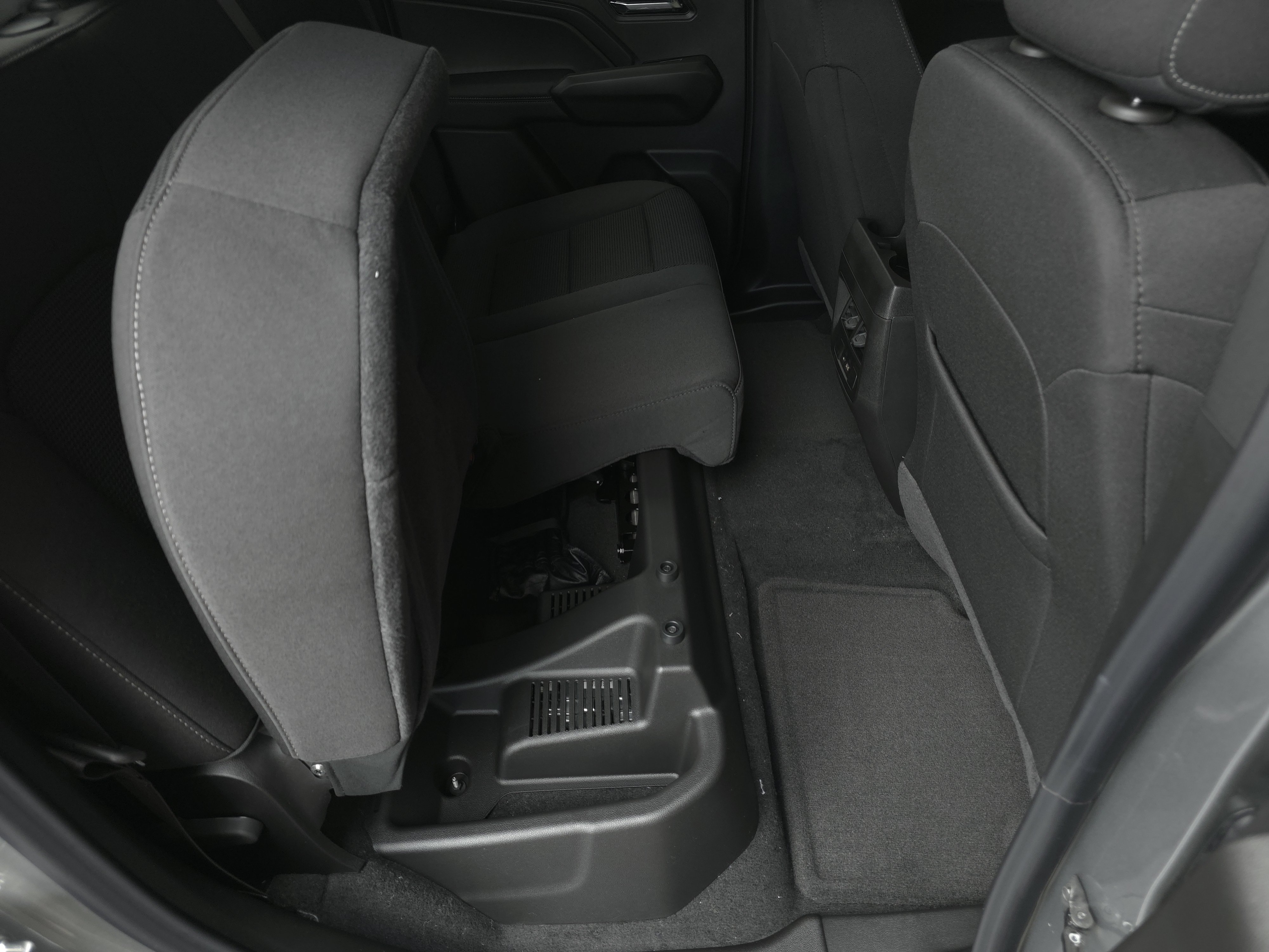 New 2026 GMC Canyon Elevation w/ Convenience Package RWD image 30