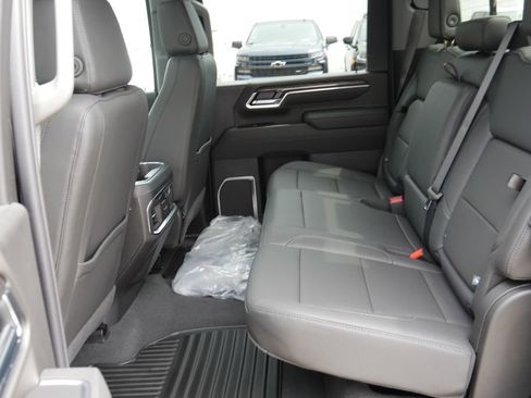 New 2026 Chevrolet Silverado 2500 LTZ w/ LTZ Premium Package AWD/4WD image 28