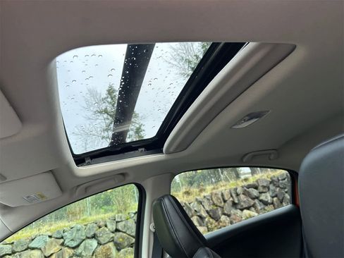 Used 2020 Honda HR-V Touring image 15