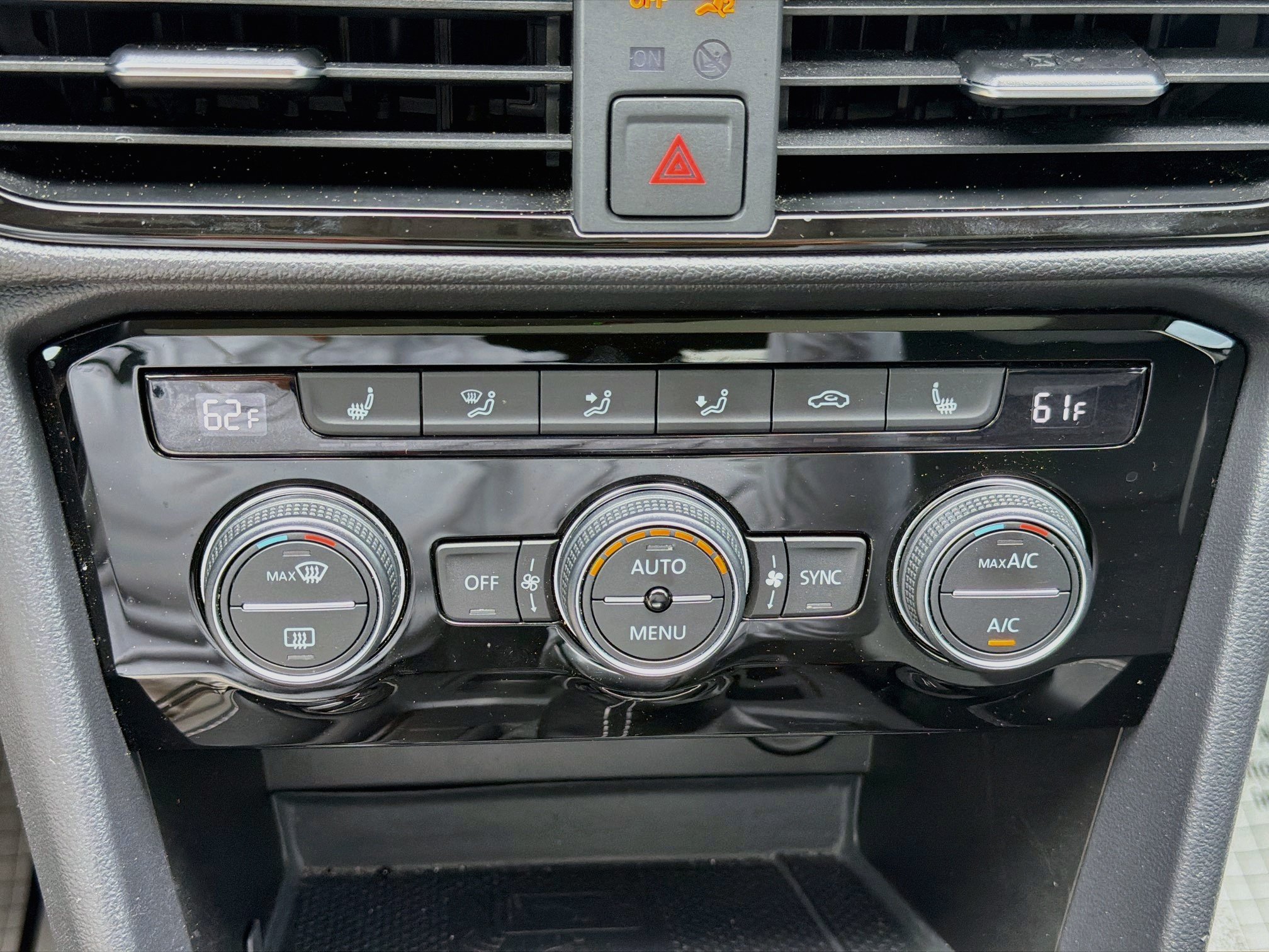 Used 2022 Volkswagen Taos SEL w/ Panoramic Sunroof Package FWD image 34