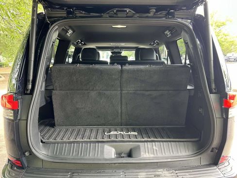 Used 2024 Lexus GX 550 w/ Accessory Package (Z1) AWD/4WD image 8
