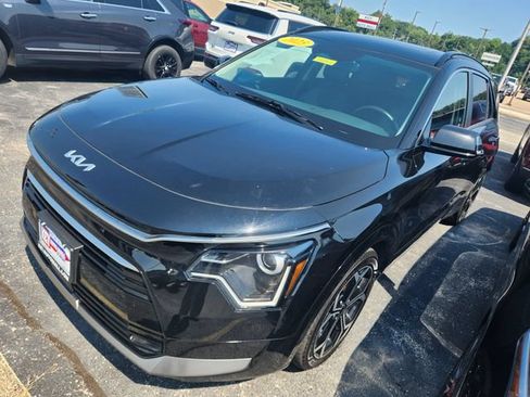 Used 2023 Kia Niro EX Touring FWD image 1
