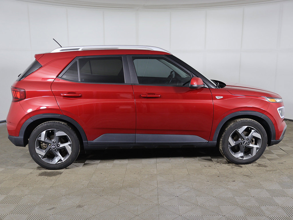 Certified 2023 Hyundai Venue Limited FWD image 13