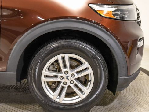 Used 2020 Ford Explorer XLT w/ Equipment Group 202A image 13