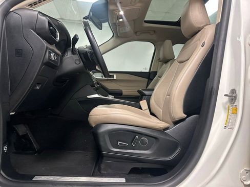 Used 2020 Ford Explorer Limited image 18