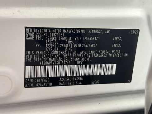 Used 2025 Toyota RAV4 XLE AWD/4WD image 31