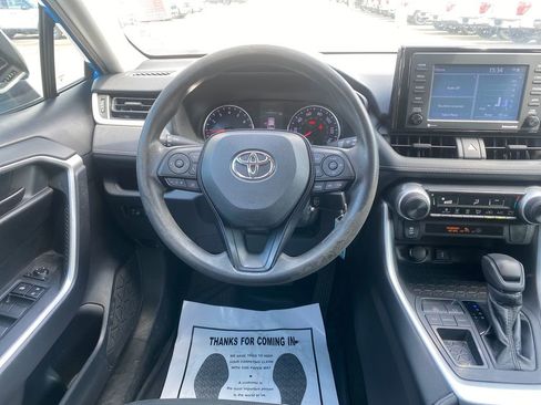 Used 2020 Toyota RAV4 LE FWD image 23