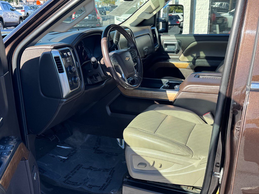Used 2018 Chevrolet Silverado 2500 LTZ w/ LTZ Plus Package AWD/4WD image 12