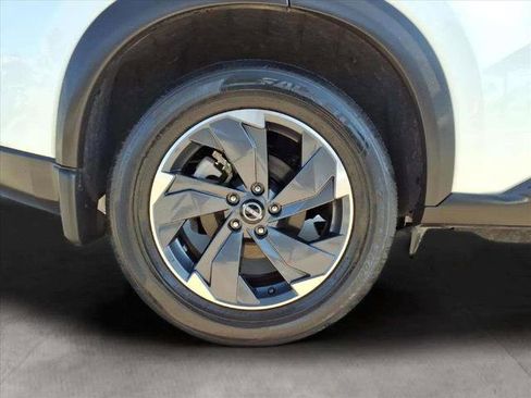 Certified 2024 Nissan Rogue SV image 20