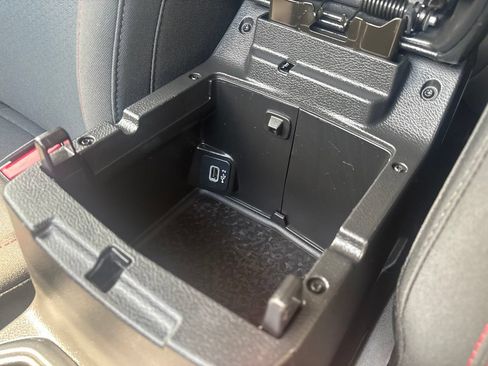 Used 2022 Jeep Wrangler Unlimited Rubicon AWD/4WD image 15