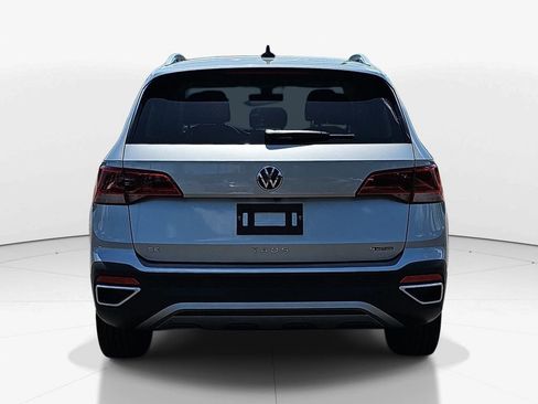 Used 2024 Volkswagen Taos SE AWD/4WD image 7