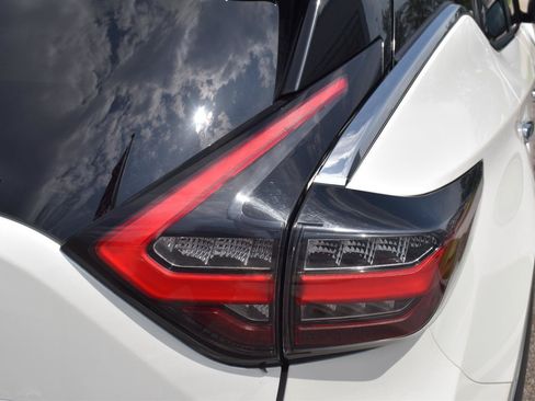 Used 2019 Nissan Murano SL w/ SL Technology Package FWD image 10