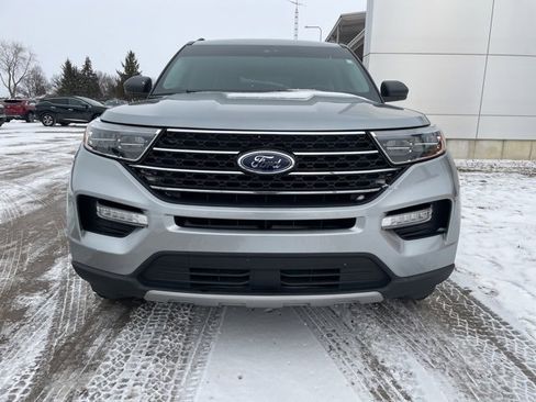 Used 2023 Ford Explorer XLT w/ Equipment Group 202A image 2