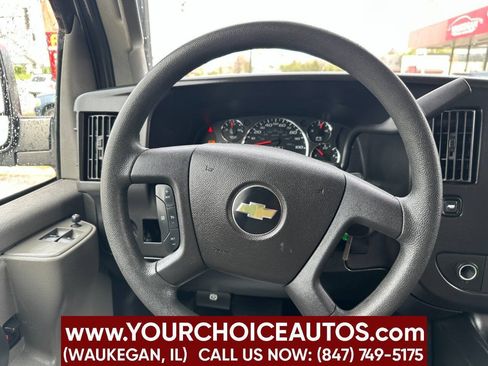 Used 2017 Chevrolet Express 2500 Extended RWD image 21