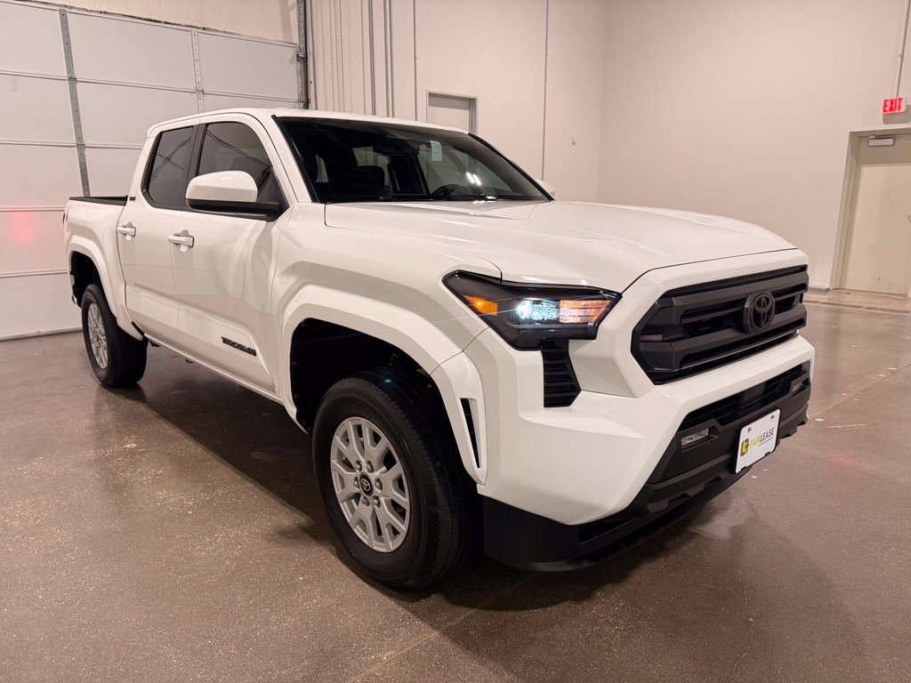 Used 2026 Toyota Tacoma SR5 AWD/4WD image 3
