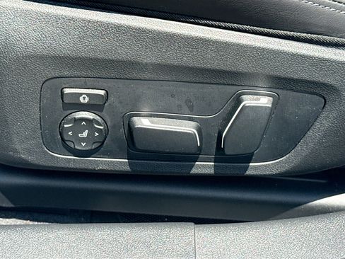 Used 2025 BMW M3 Competition AWD/4WD image 25