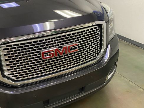 Used 2017 GMC Yukon Denali w/ Open Road Package AWD/4WD image 7
