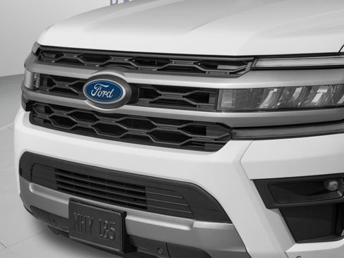 Used 2023 Ford Expedition XLT RWD image 61