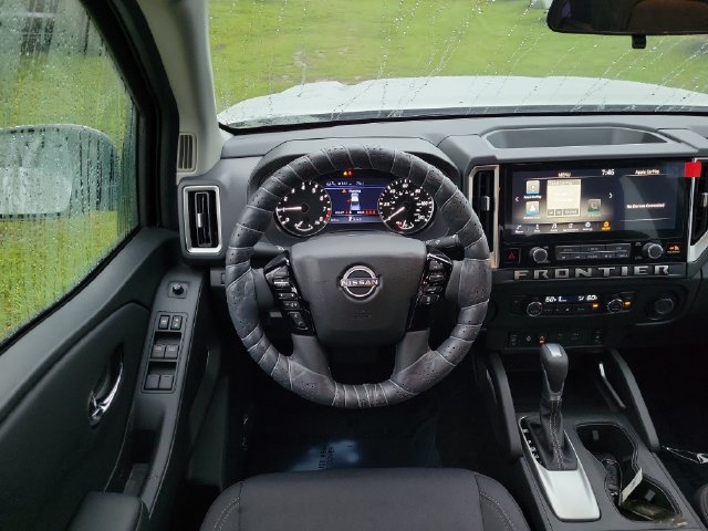 Used 2027 Nissan Frontier SV w/ All-Weather Content Package RWD image 8