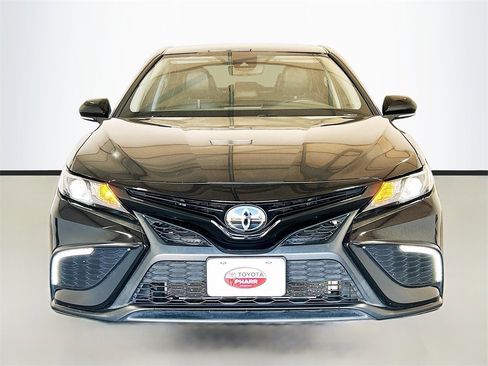 Used 2024 Toyota Camry SE image 2