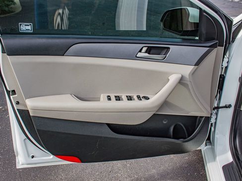 Used 2019 Hyundai Sonata SE FWD image 12