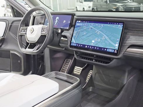 Used 2024 Rivian R1S Adventure image 31