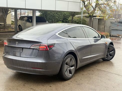 Used 2019 Tesla Model 3 Standard Range image 5