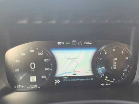 Used 2017 Volvo XC90 T6 Momentum w/ Vision Package image 13