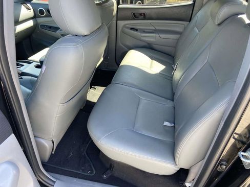 Used 2013 Toyota Tacoma 4x4 Double Cab w/ SR5 Pkg image 26