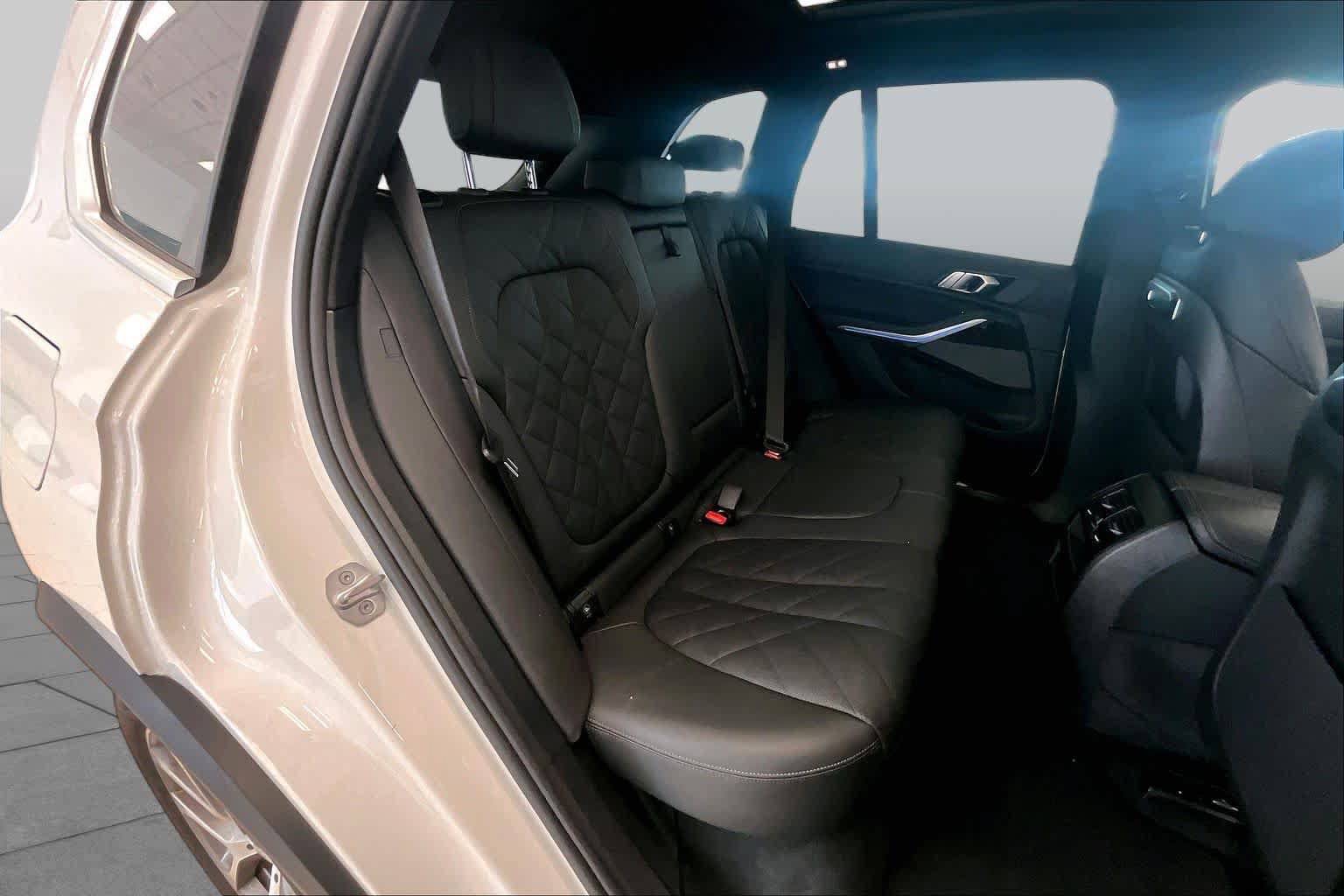 Used 2026 BMW X5 sDrive40i RWD image 19