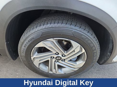 Used 2022 Hyundai Santa Fe SEL w/ Convenience Package image 6